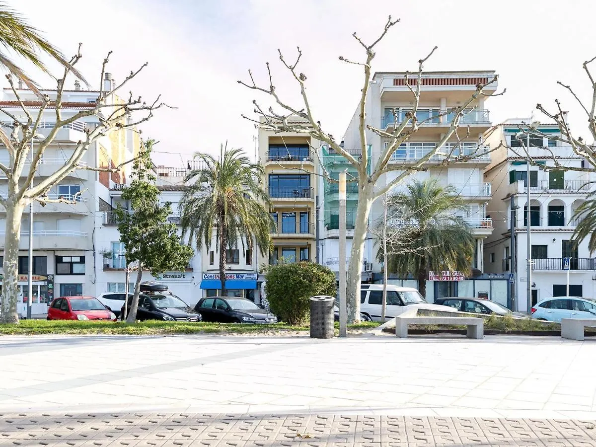 Pi I Sunyer 2-B -Apartamento Amplio Y Luminoso En El Centro De Roses, Delante Del Mar, Con Vistas Al Mar. - Es-228-118 Apartment Roses